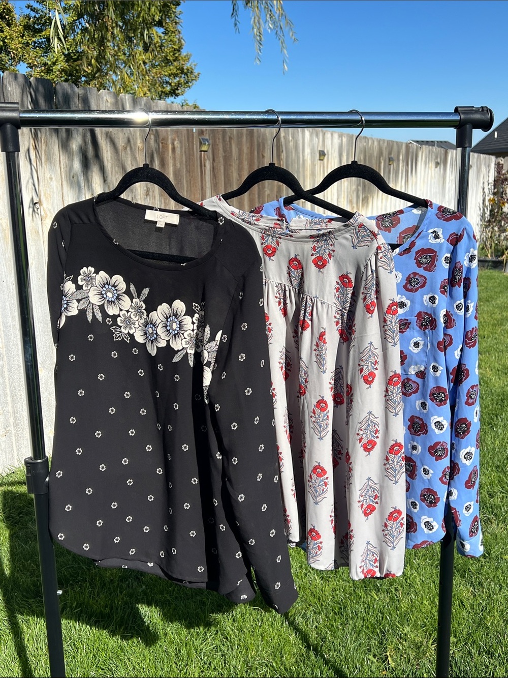 3 Loft / Loft Outlet Long Sleeve Tops- Medium